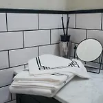 Korter Comfort And Authentic Near Old Town *